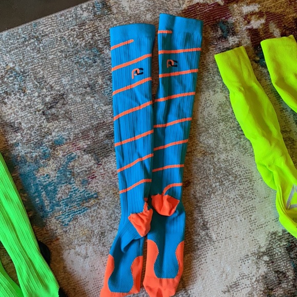 Pro Compression Socks - Picture 4 of 4